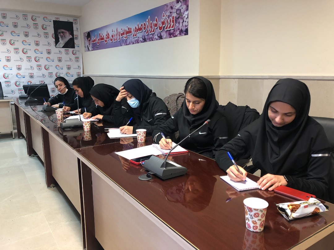 کلاس مربیگری سطح یک فوتسال بانوان از نگاه دوربین