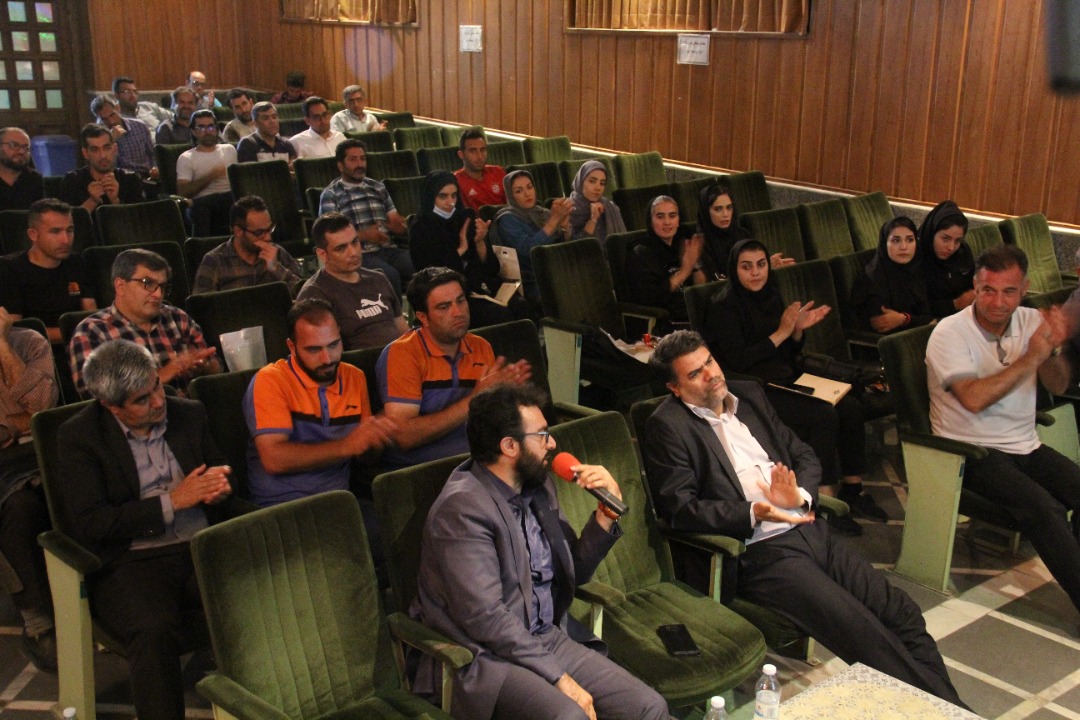 همایش دانش افزایی گرس روتز و استعدادیابی مدیران و مربیان مدارس فوتبال