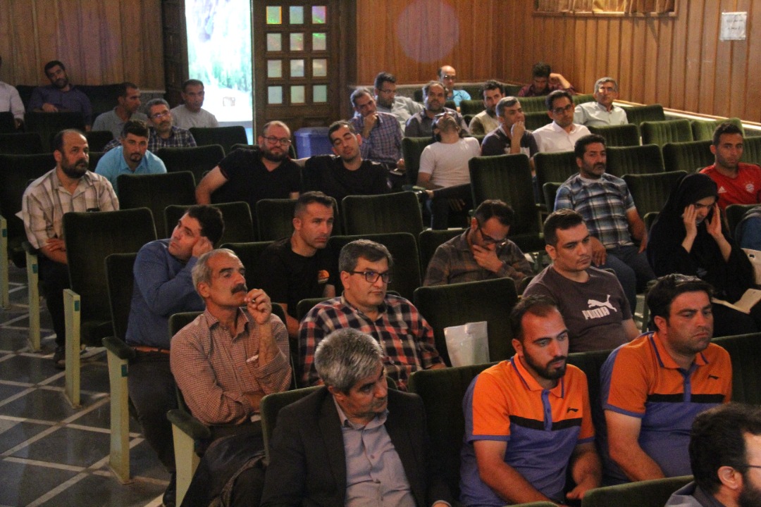 همایش دانش افزایی گرس روتز و استعدادیابی مدیران و مربیان مدارس فوتبال