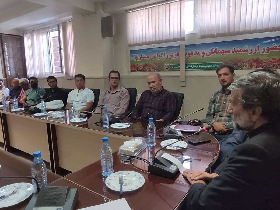 دیدار صمیمانه مربیان مدارس فوتبال با رئیس هیأت فوتبال استان