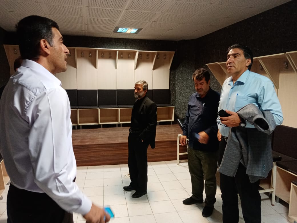 بازدید رئیس هیات فوتبال استان از استادیوم یادگار امام تبریز