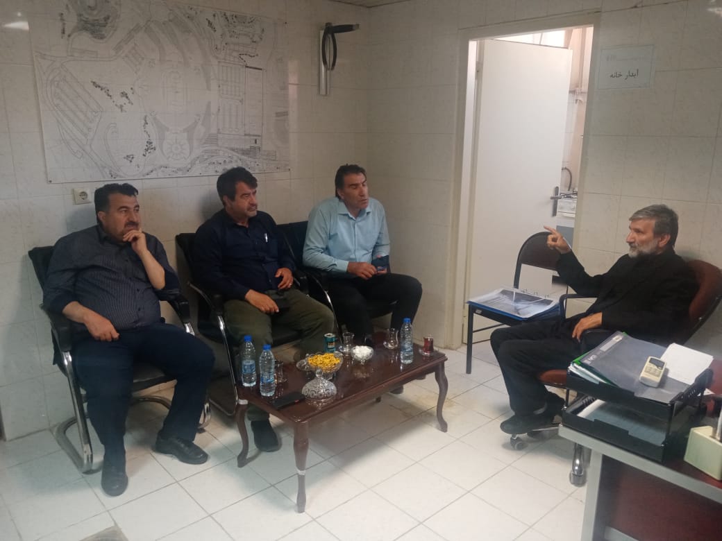 بازدید رئیس هیات فوتبال استان از استادیوم یادگار امام تبریز