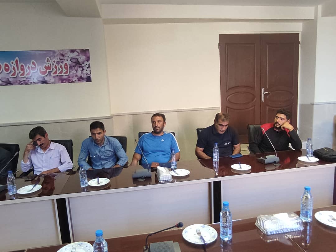 دیدار صمیمانه مربیان مدارس فوتبال با رئیس هیأت فوتبال استان