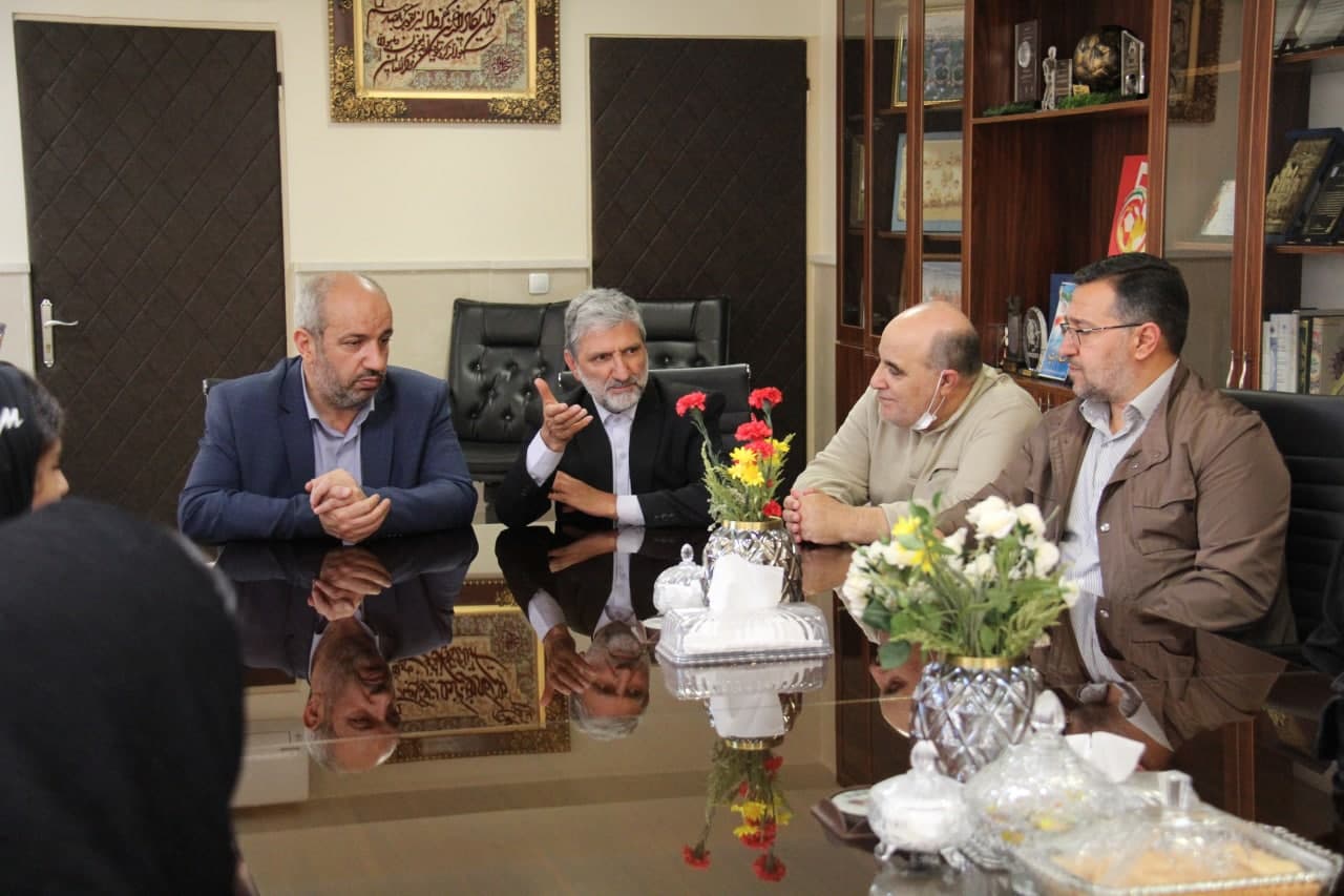 تجلیل هیأت فوتبال استان از ملی پوشان بانوان