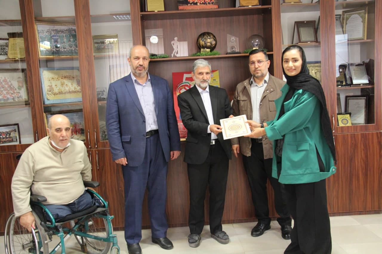 تجلیل هیأت فوتبال استان از ملی پوشان بانوان