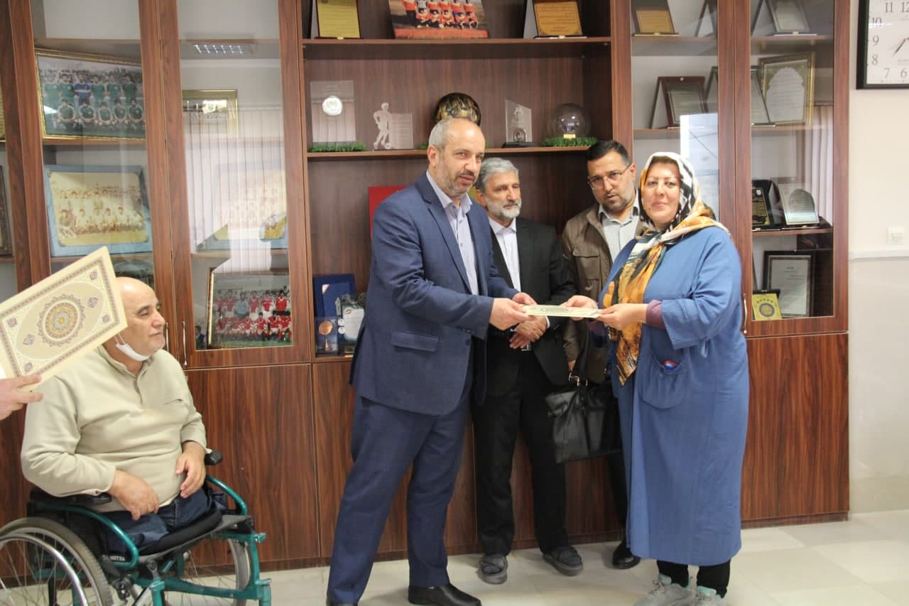 تجلیل هیأت فوتبال استان از ملی پوشان بانوان