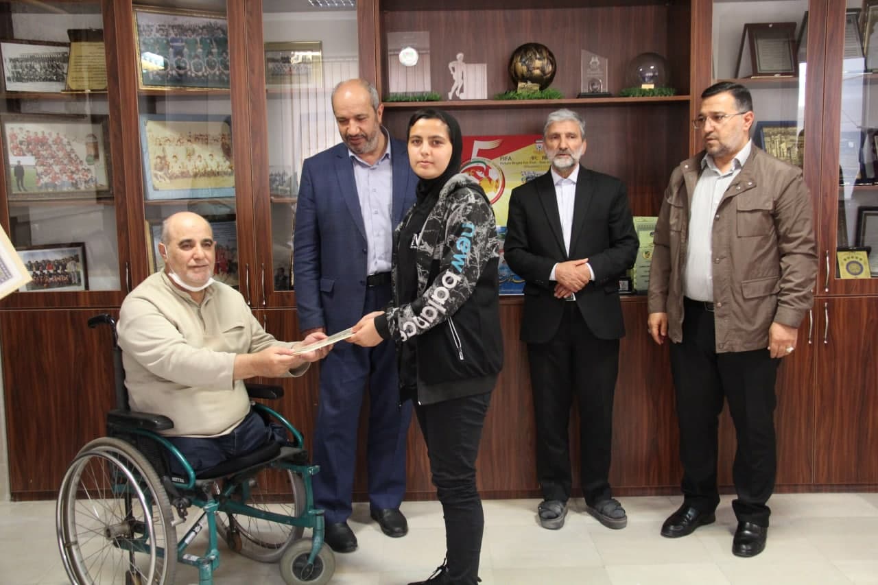 تجلیل هیأت فوتبال استان از ملی پوشان بانوان