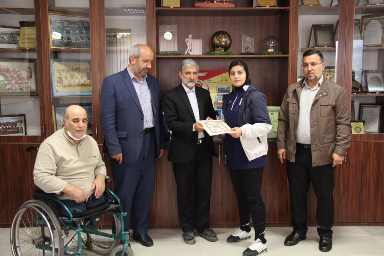 تجلیل هیأت فوتبال استان از ملی پوشان بانوان