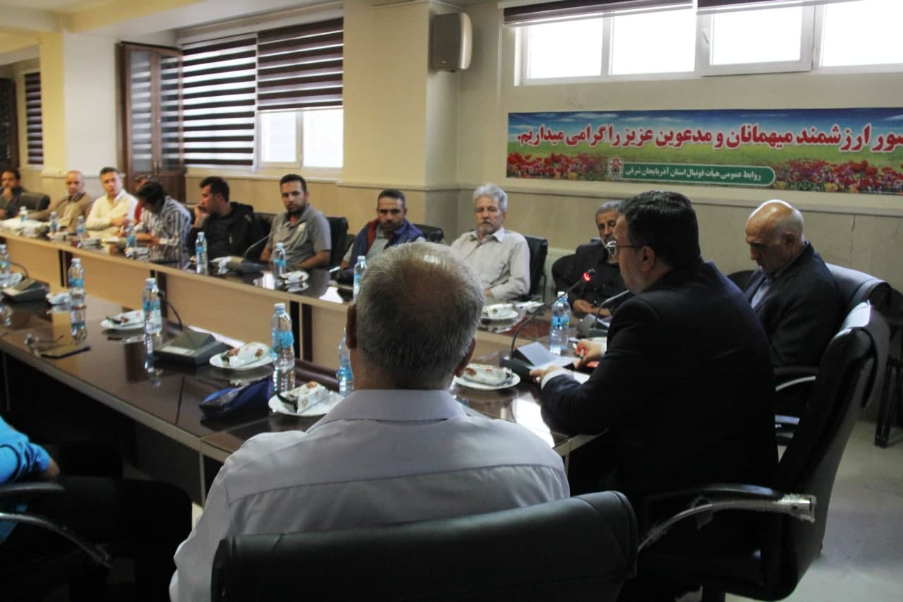 جلسه هم اندیشی وهماهنگی با مدیران عامل باشگاه های استان