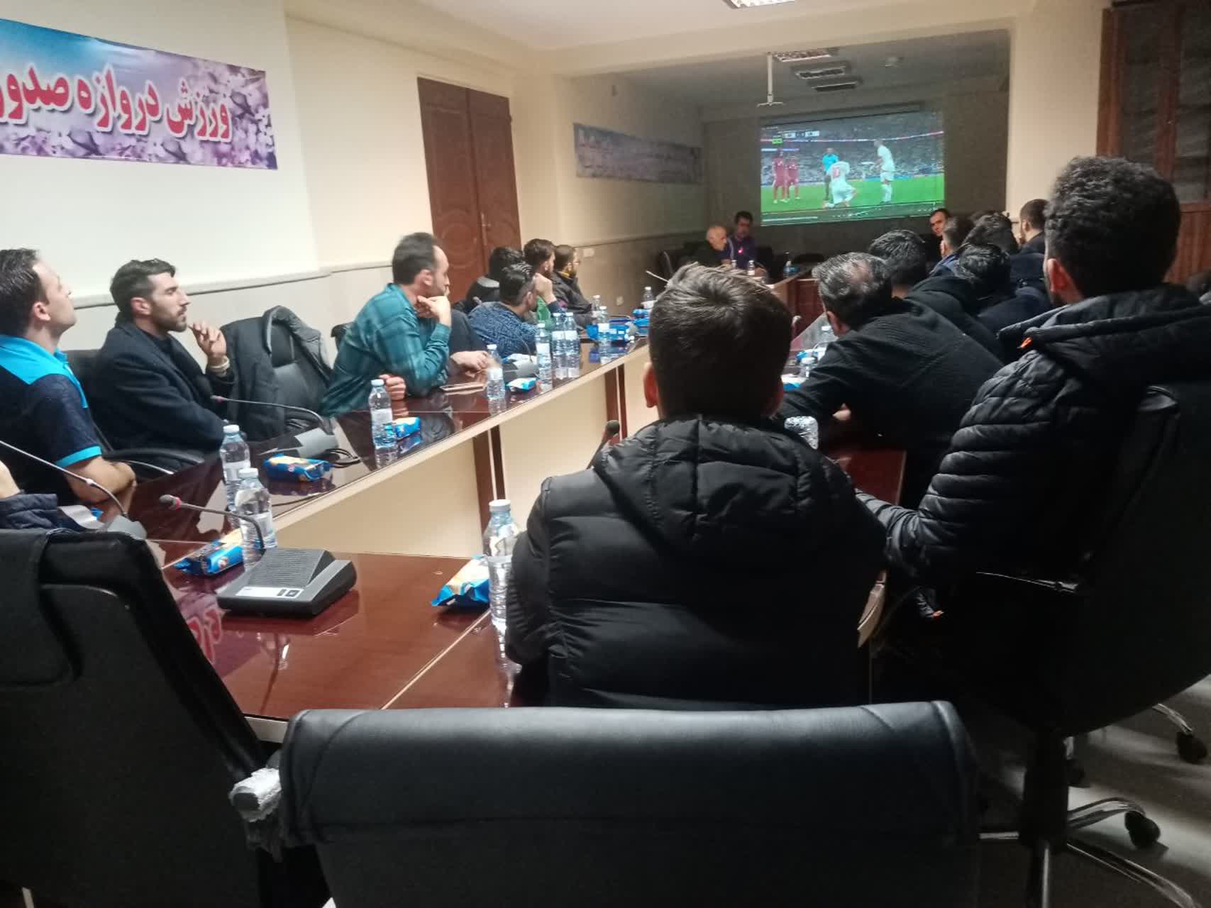 جلسه آموزشی داوران فوتبال استان با مدرسی آقای کریم اصغرزاده