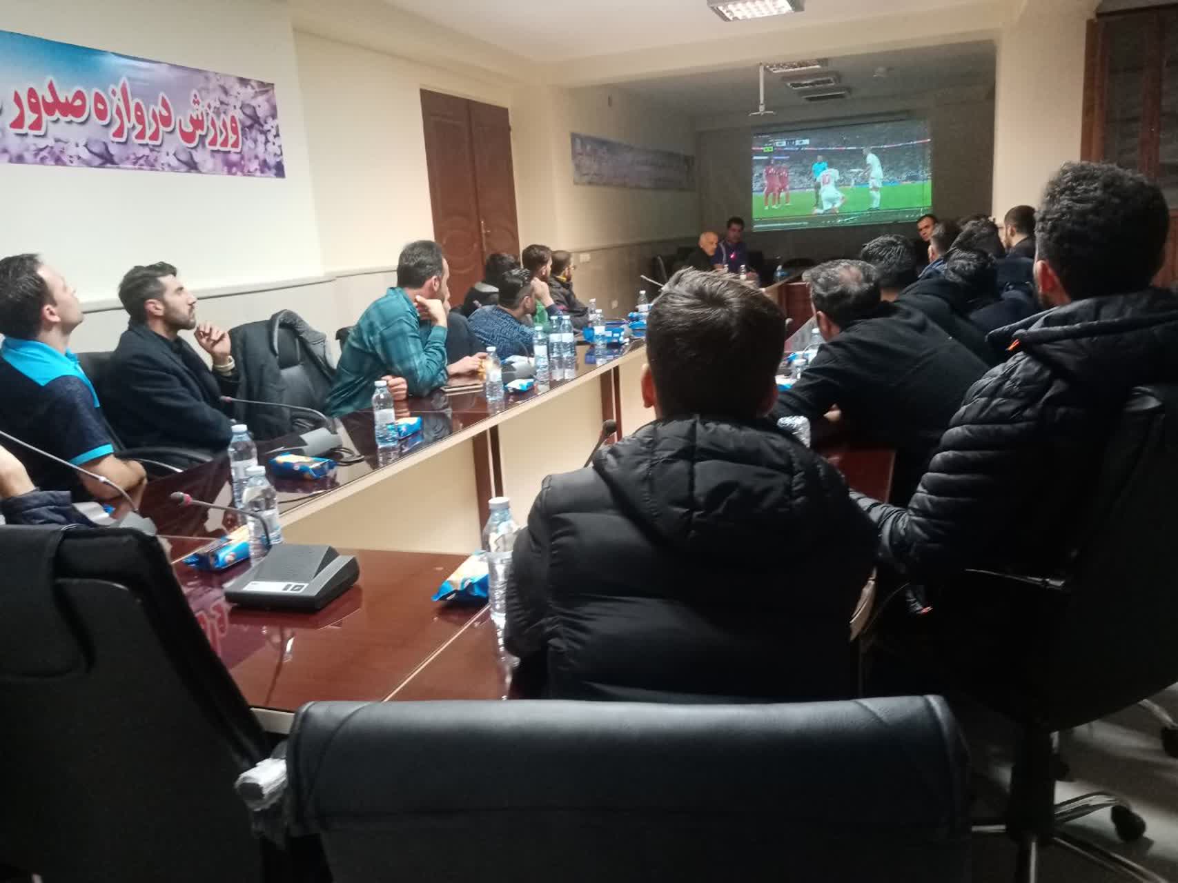جلسه آموزشی داوران فوتبال استان با مدرسی آقای کریم اصغرزاده