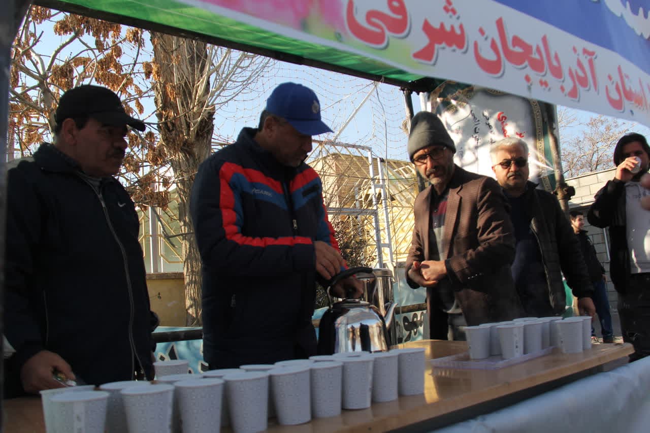 ایستگاه صلواتی هیأت فوتبال استان در روز 22 بهمن -محوطه استادیوم جهان پهلوان تختی تبریز