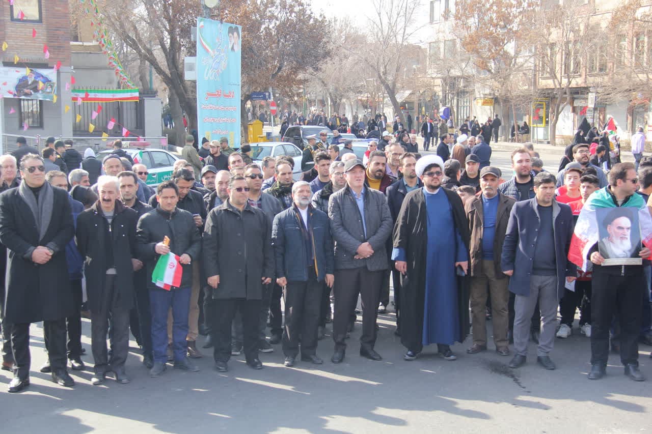 حضور پر شور جامعه ورزشی فوتبال در راهپیمایی یوم الله 22 بهمن 1402