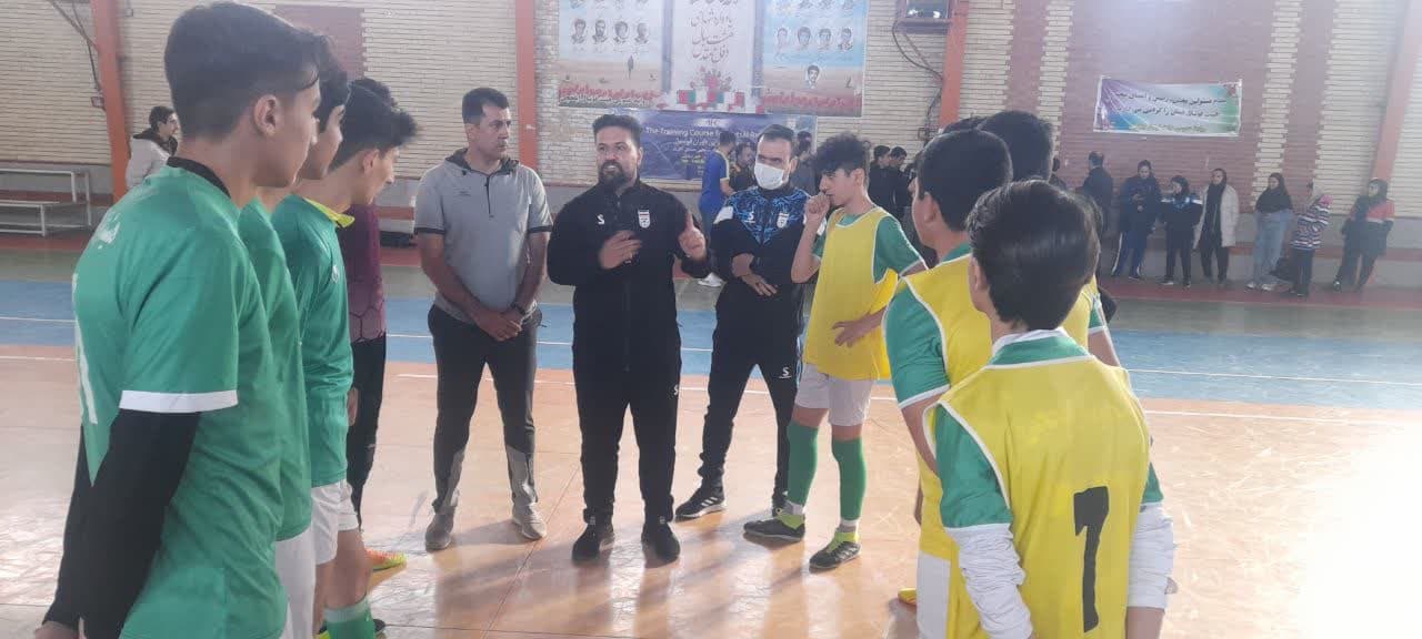 دوره دانش افزایی داوران فوتسال در ایلخچی