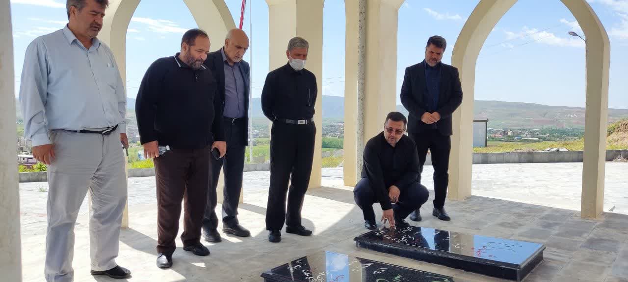 ادای احترام اعضاء هیات فوتبال استان به مقام شامخ شهدای گمنام شهرستان هریس