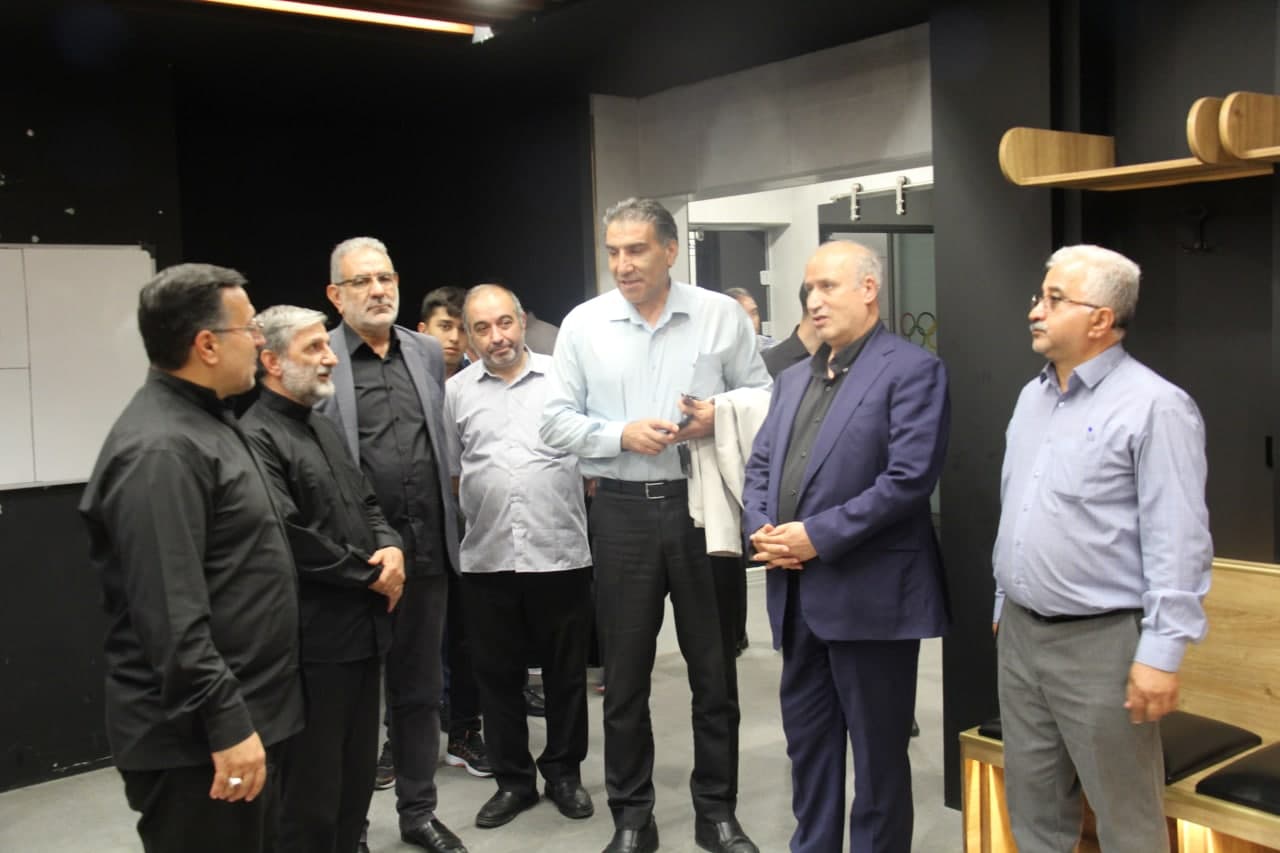 بازدید رئیس فدراسیون فوتبال ایران از استادیوم یادگار امام تبریز