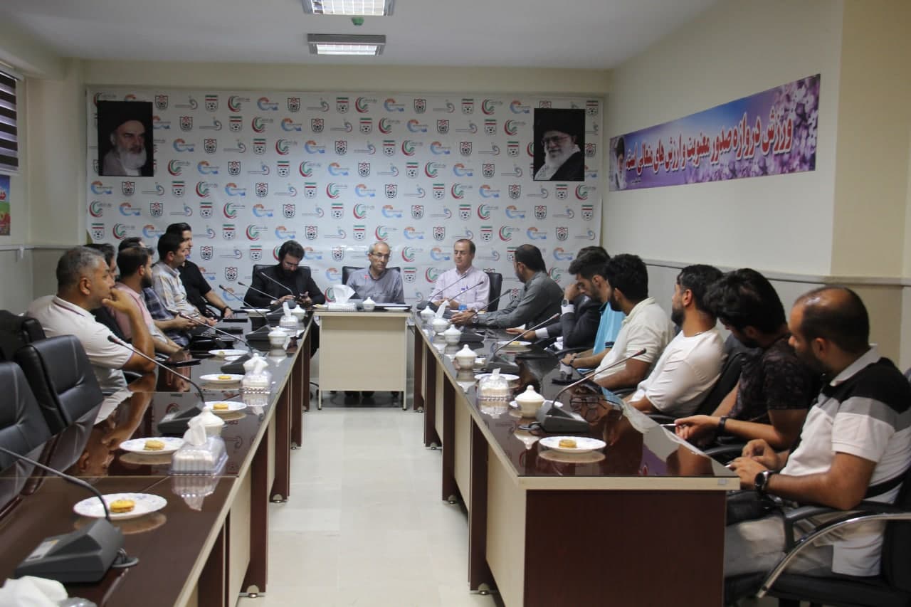 تجلیل از اساتید و مدیران دوره مربیگری C آسیا