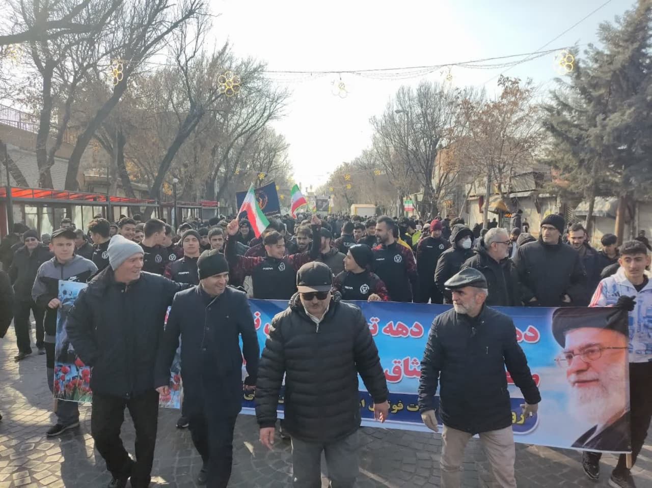 حضور گسترده جامعه ورزشی فوتبال در راهپیمایی یوم‌الله ۲۲ بهمن ماه