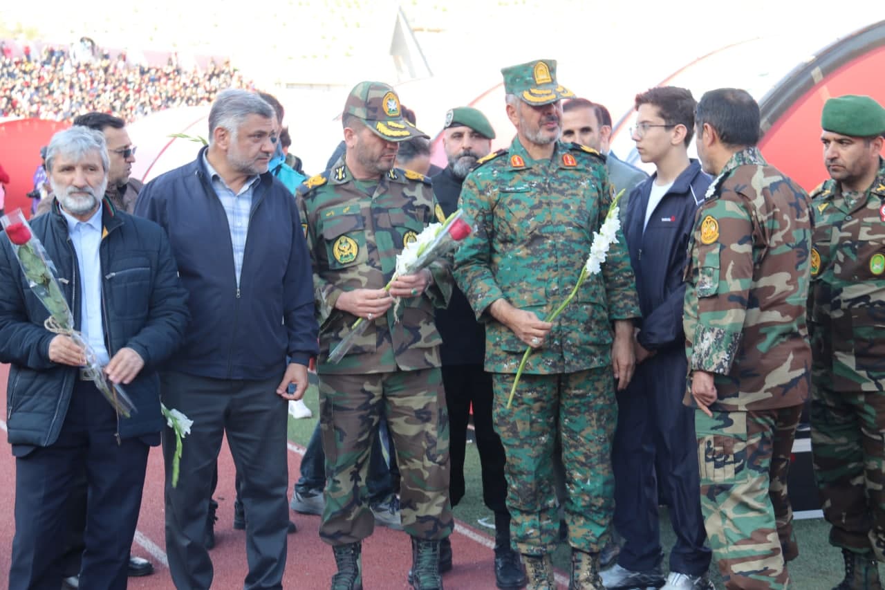 گرامیداشت 29 فروردین ماه «روز ارتش» در دیدار تراکتور و ملوان
