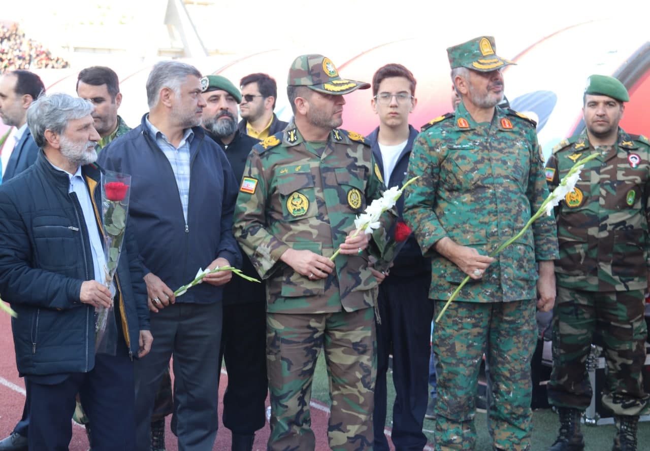 گرامیداشت 29 فروردین ماه «روز ارتش» در دیدار تراکتور و ملوان