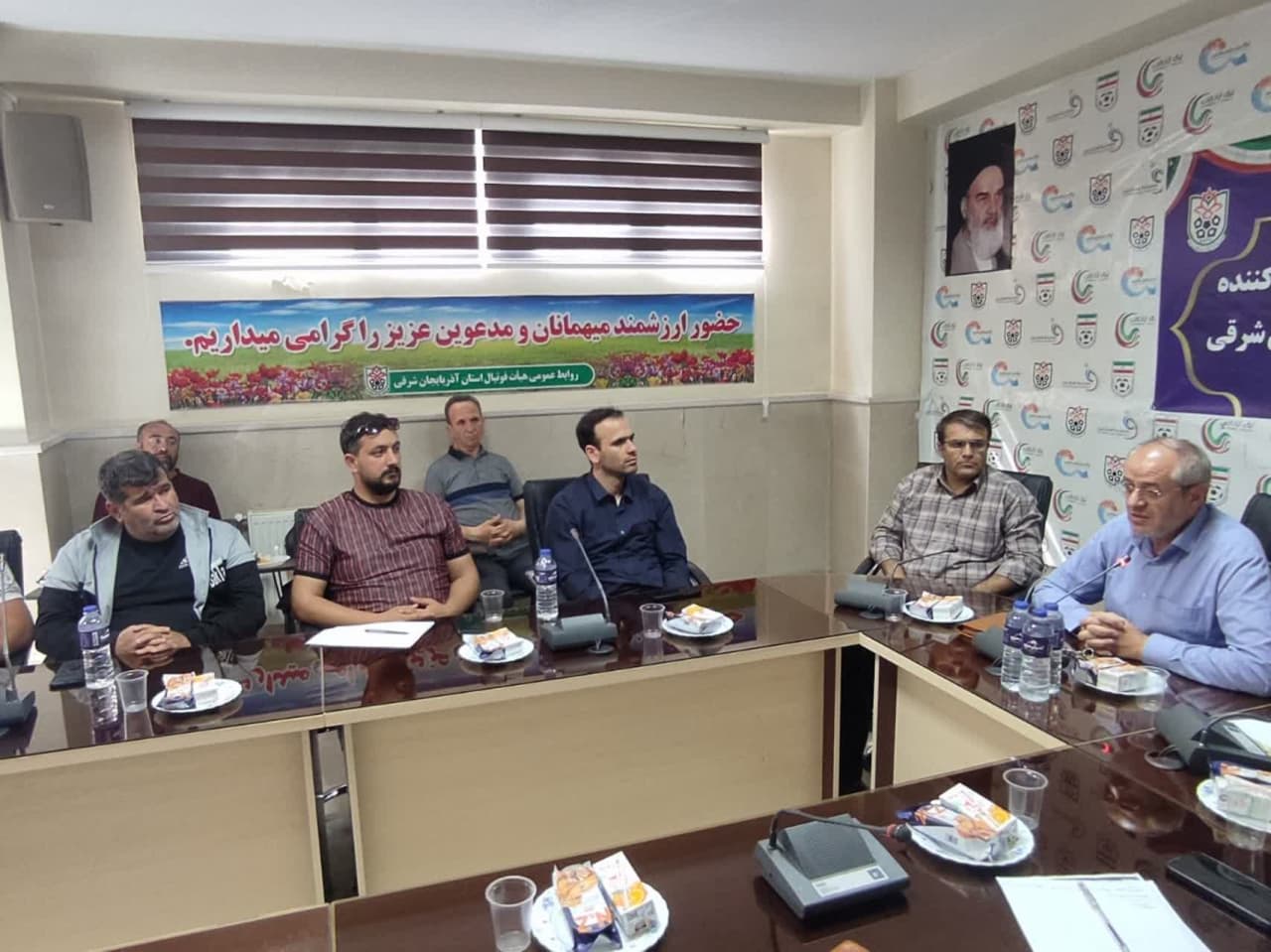 جلسه توجیهی مدیران و سرمربیان تیم های فوتبال