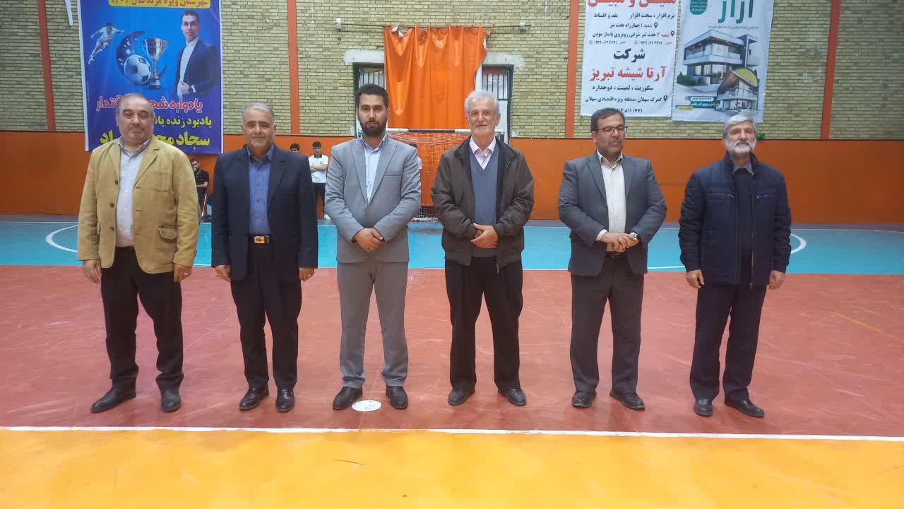 گزارش تصویری از مراسم فینال مسابقات فوتسال لیگ جوانان استان در شهرستان مرند