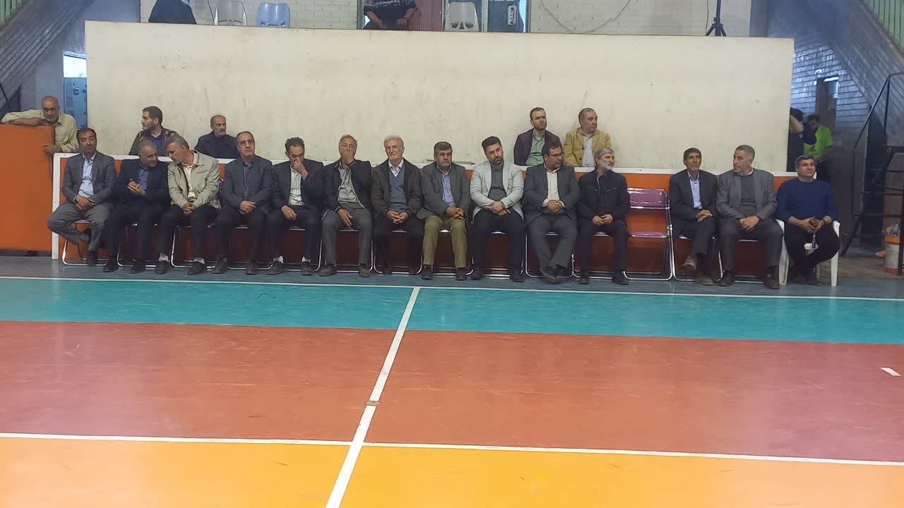 گزارش تصویری از مراسم فینال مسابقات فوتسال لیگ جوانان استان در شهرستان مرند
