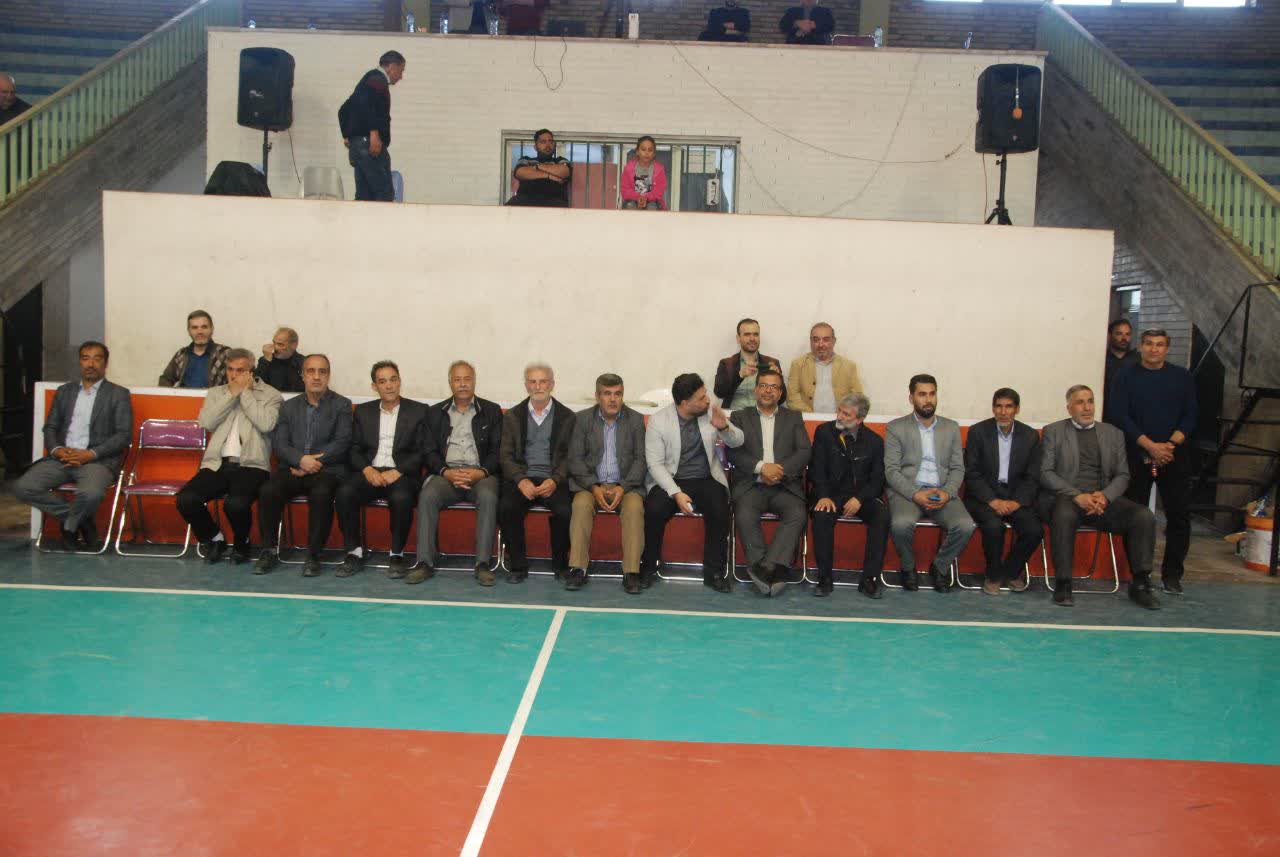 گزارش تصویری از مراسم فینال مسابقات فوتسال لیگ جوانان استان در شهرستان مرند