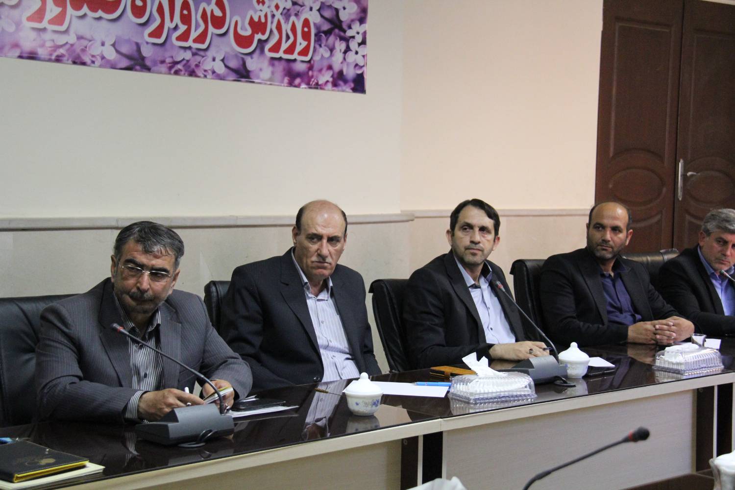 نشست صمیمی رئیس هیأت فوتبال استان با رؤسای هیأت فوتبال شهرستانها