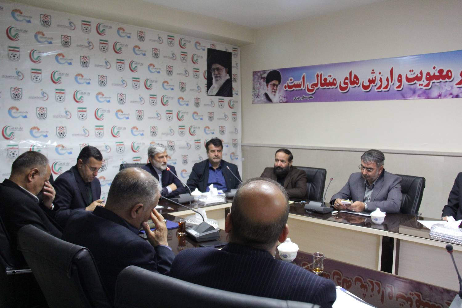 نشست صمیمی رئیس هیأت فوتبال استان با رؤسای هیأت فوتبال شهرستانها