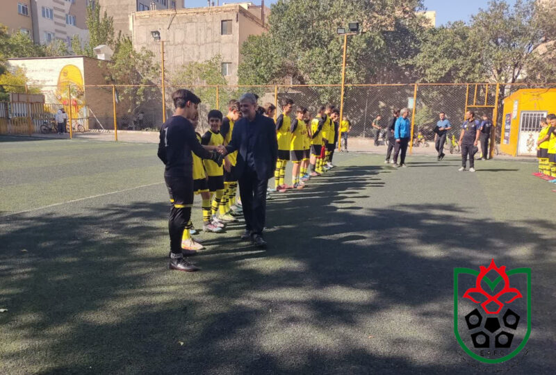 بازدید سرزده رئیس هیأت فوتبال استان از مدارس فوتبال