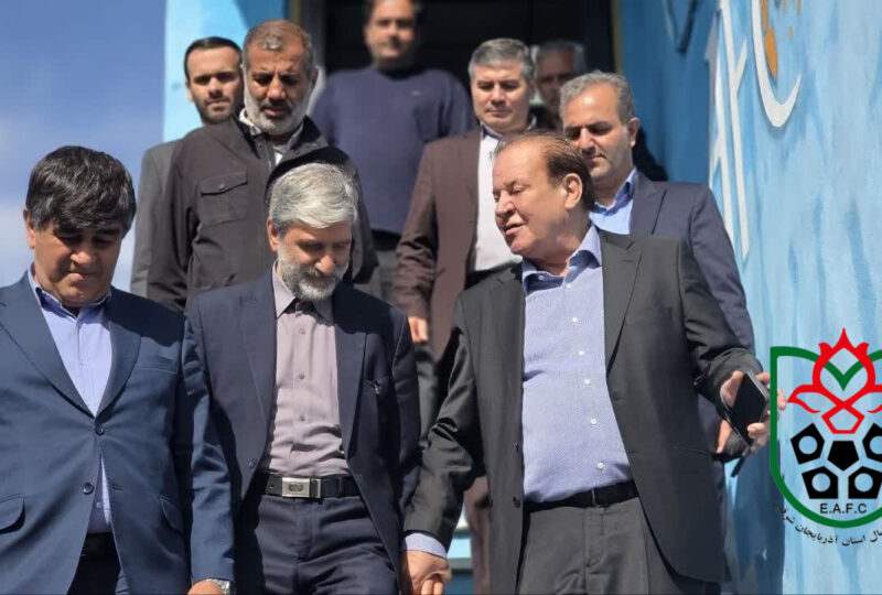 جواد ششگلانی رئیس هیات فوتبال استان  در تمرین باشگاه کارا گستر شبستر